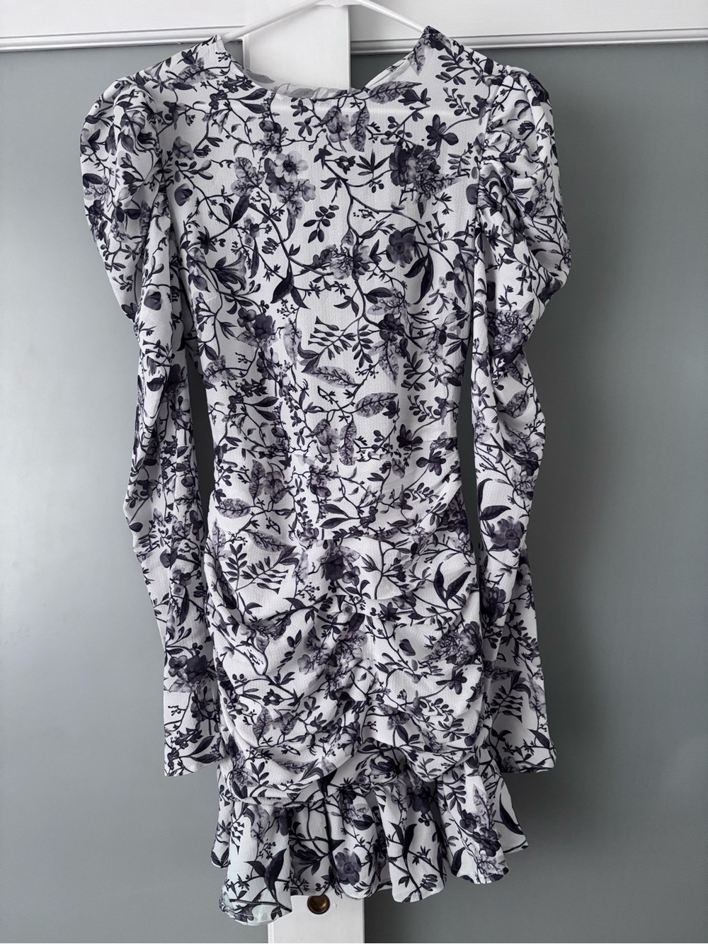 Black & White Floral Ruched Long-Sleeve Dress